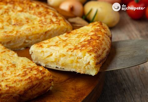  Tortilla de Patatas: Uma Explosão de Sabores e Texturas Irresistíveis em uma Fatia Única!