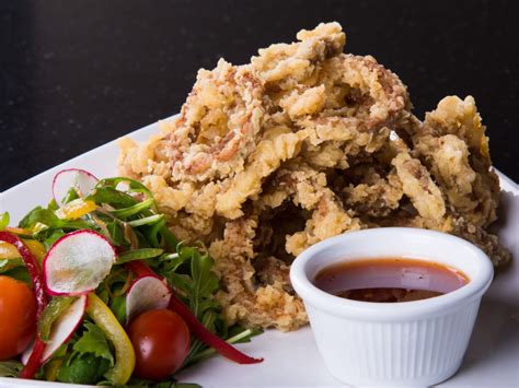  Ika no Karaage: Uma explosão de sabor marítimo em um revestimento crocante irresistível!