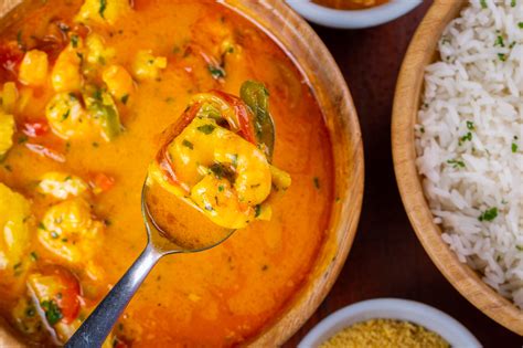   Moqueca de Camarão: Uma Sinfonia Tropical de Sabores Intensos e Aromas Irresistíveis