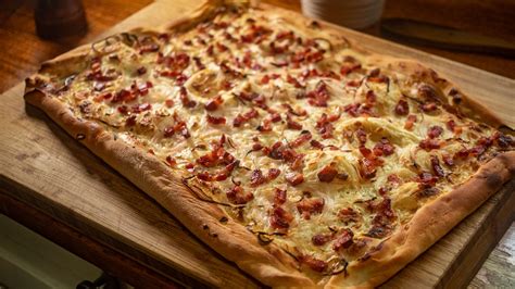  Tarte Flambée: Uma Explosão de Sabores Cremosos e crocantes!